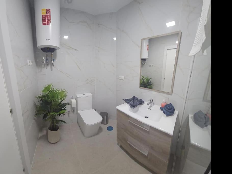 Tao City Center Apartment With Fee Wifi And Air Con By Namaste Elite Torremolinos Exterior photo