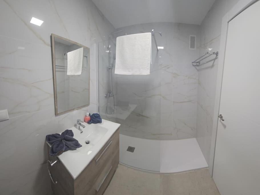 Tao City Center Apartment With Fee Wifi And Air Con By Namaste Elite Torremolinos Exterior photo