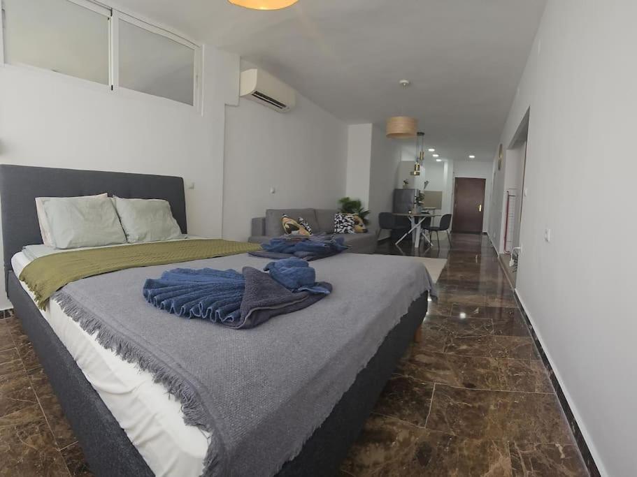 Tao City Center Apartment With Fee Wifi And Air Con By Namaste Elite Torremolinos Exterior photo